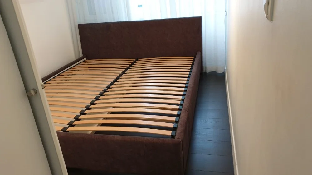 Kutne garniture, trosjedi, dvosjedi i kreveti — rad 43, tapeciranje Romana