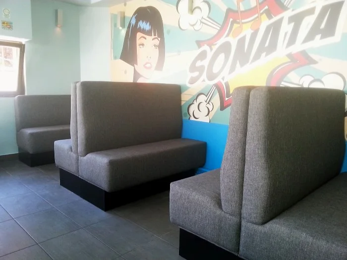 Caffe bar Sonata — tapeciranje Romana
