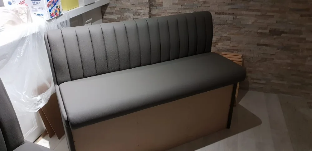 Latino-bar-Križevci — rad 6, tapeciranje Romana