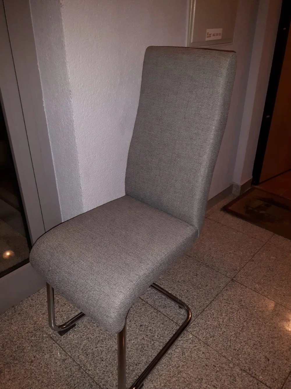 Stolice, fotelje, klupe, tabure — rad 25, tapeciranje Romana