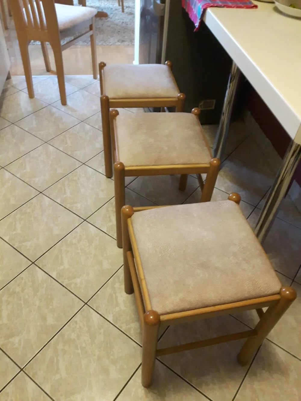 Stolice, fotelje, klupe, tabure — rad 57, tapeciranje Romana