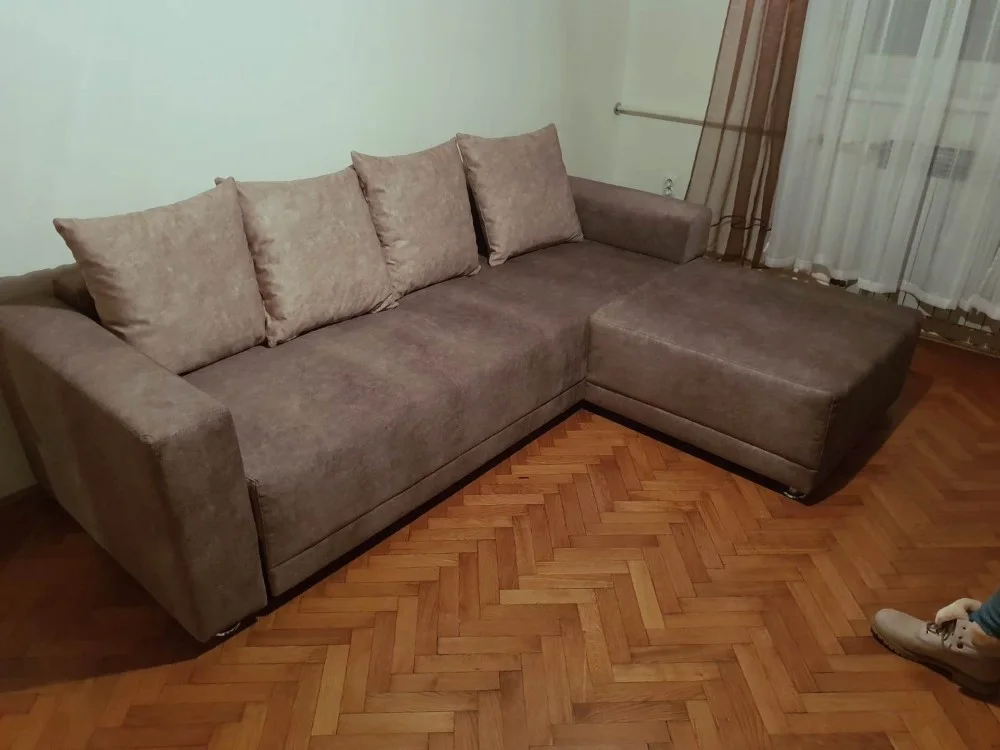 Kutne garniture, trosjedi, dvosjedi i kreveti — rad 9, tapeciranje Romana