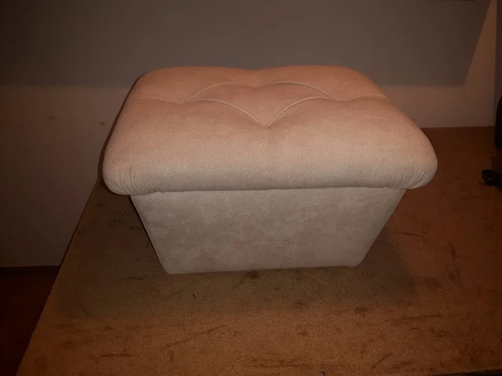 Stolice, fotelje, klupe, tabure — rad 99, tapeciranje Romana